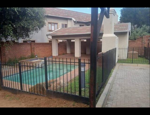 3 BEDROOM TOWNHOUSE FOR SALE IN MEYERSDAL